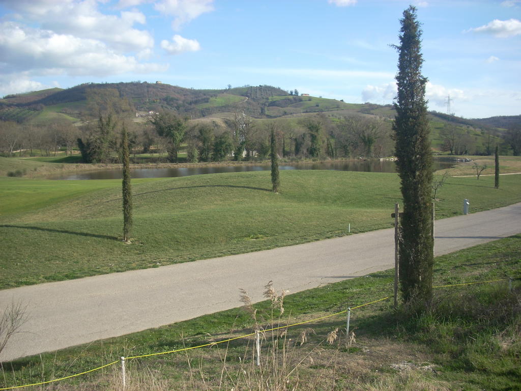 Residence Ai Campi Da Golf Saturnia Exteriör bild