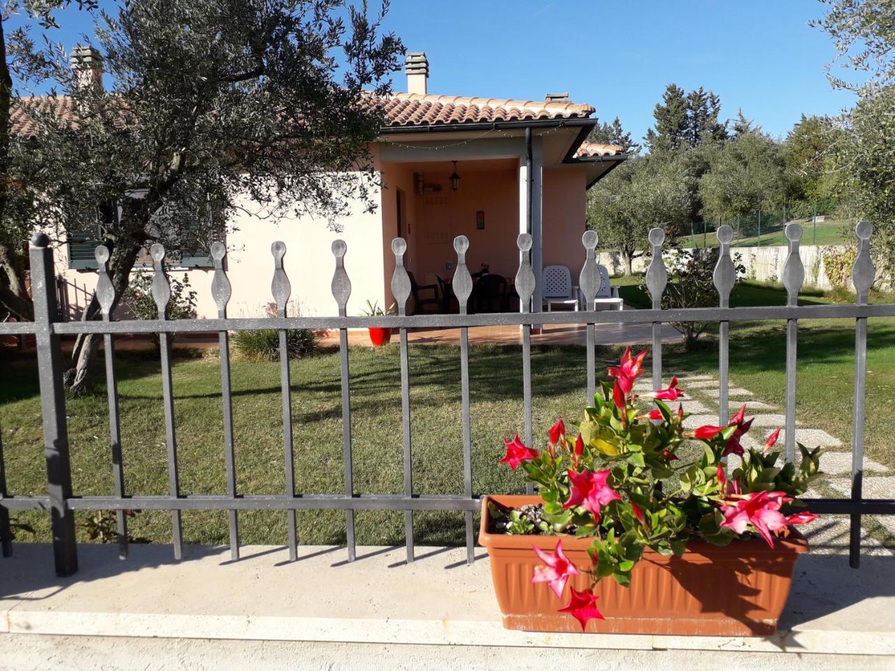 Residence Ai Campi Da Golf Saturnia Exteriör bild